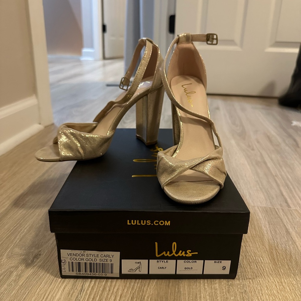 Lulus Carly Gold Heels size 9 chunky heel champagne